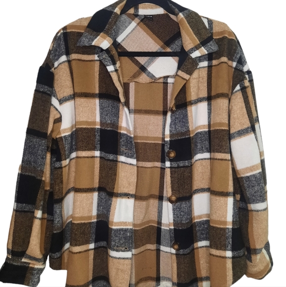 Oversized Plaid Shacket - Picture 3 of 11